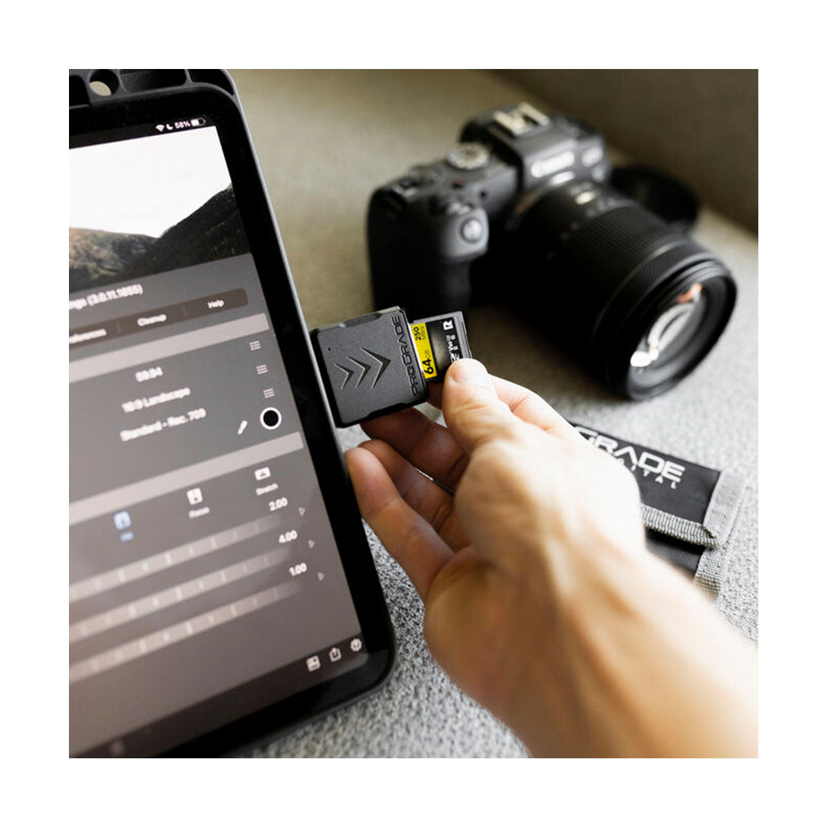 ProGrade Digital UHS-II SDXC & microSDXC USB 3.2 Gen 1 Dual-Slot Mobile Card Reader
