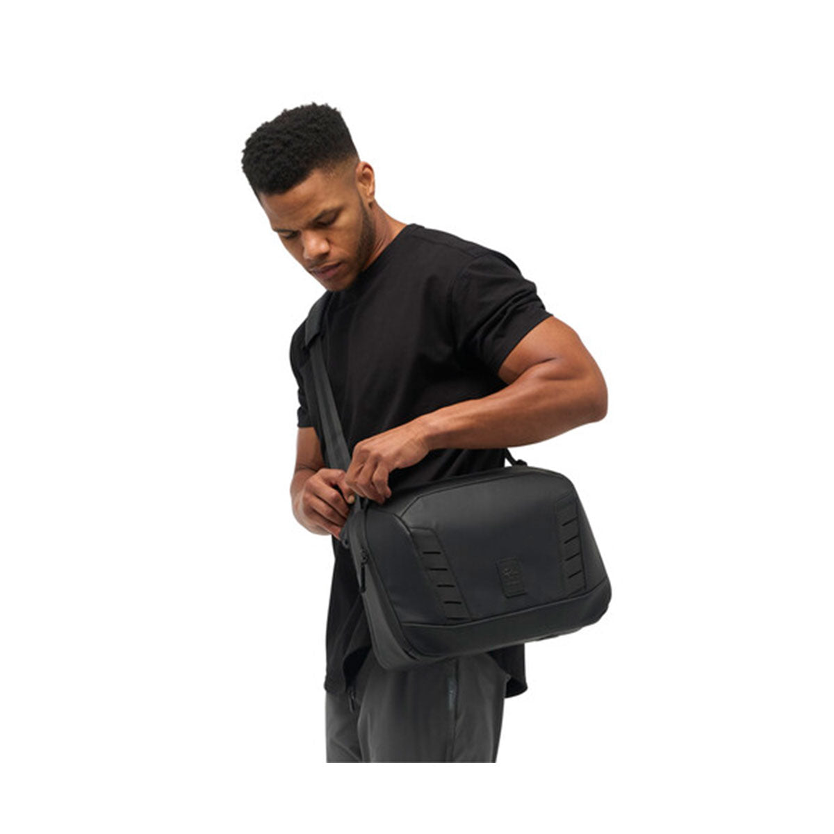 Nomatic McKinnon Camera Messenger Sling 13L - Black