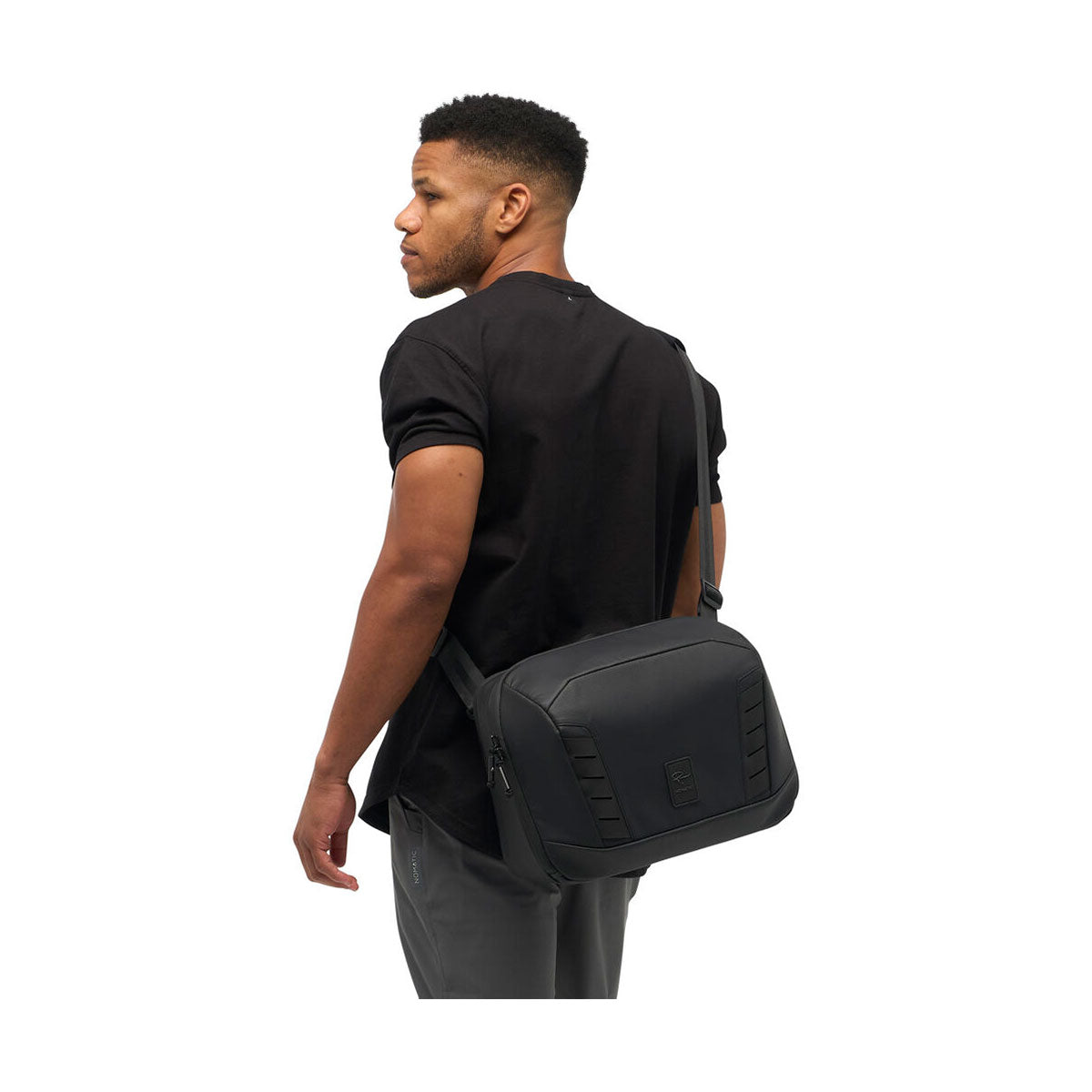 Nomatic McKinnon Camera Messenger Sling 13L - Black