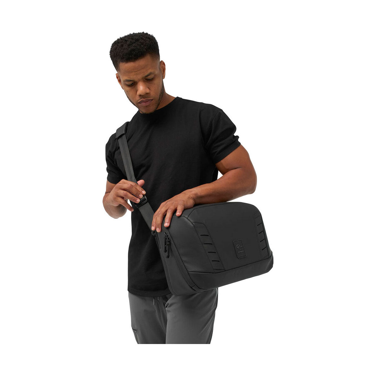 Nomatic McKinnon Camera Messenger Sling 13L - Black