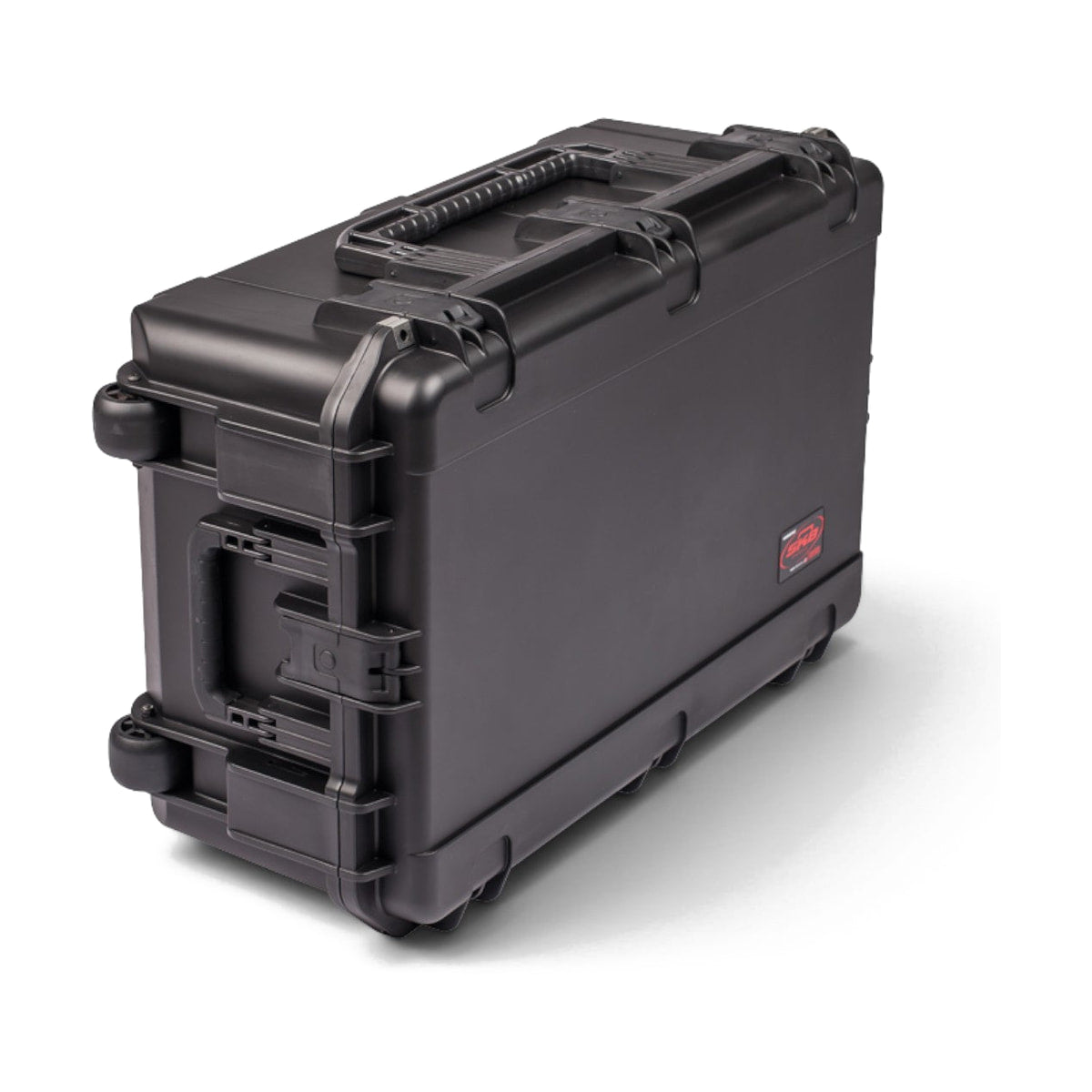 SKB iSeries 2918-10 Rolling Waterproof Case (Cubed Foam) — closed rear three quarter view with wheels view