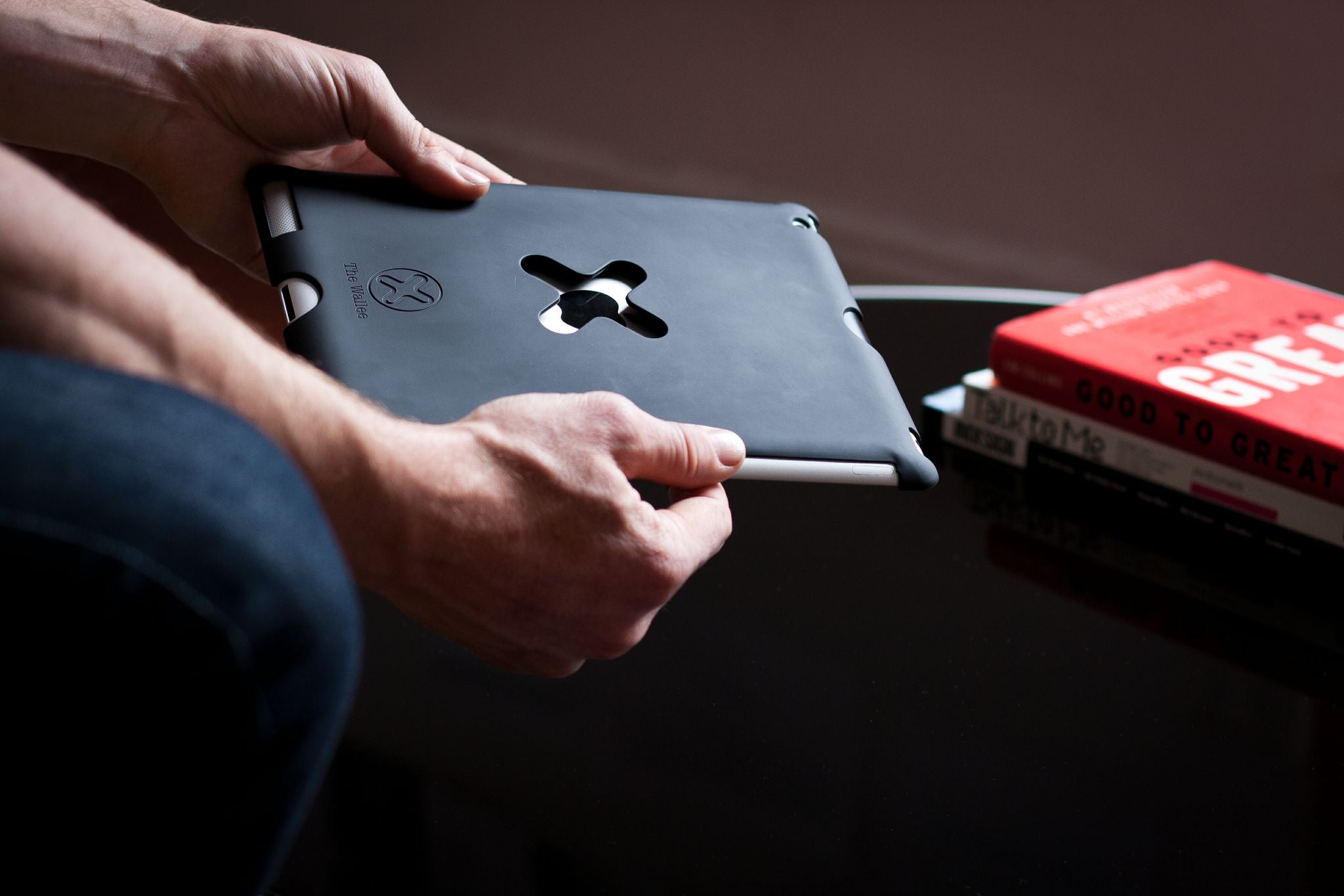 Tether Tools Proper - Wallee iPad Case (3rd Gen) BLK, camera tethering, Tether Tools - Pictureline - 3