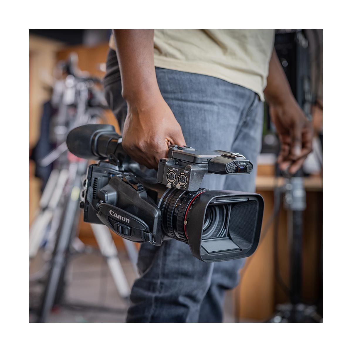 Canon XF605 UHD 4K HDR Pro Camcorder