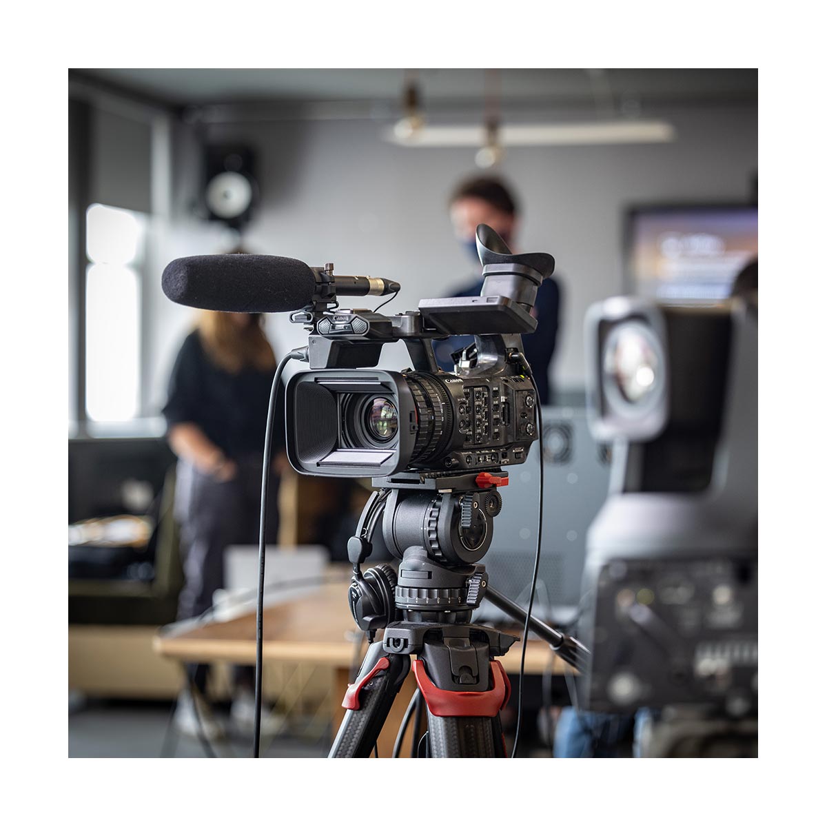 Canon XF605 UHD 4K HDR Pro Camcorder