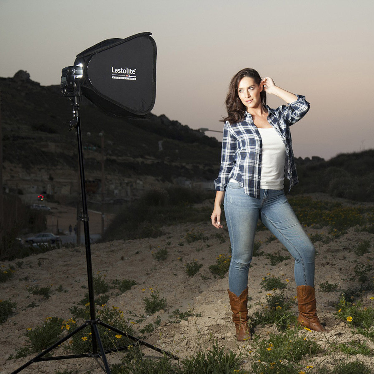 Lastolite Ezybox Hotshoe Kit (15"x15") w/Bracket