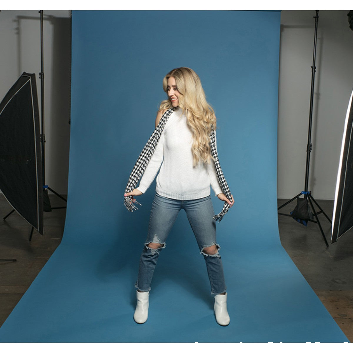 Superior Marine Blue 107"x12 Yds. Seamless Background Paper (41)