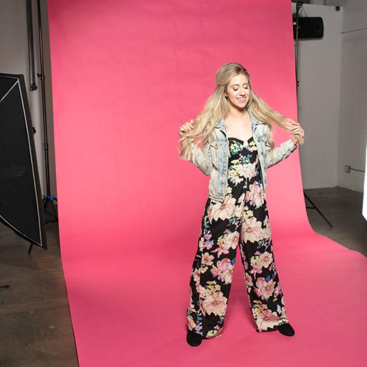 Superior Mardi Gras 107"x12 Yds. Seamless Background Paper (49)