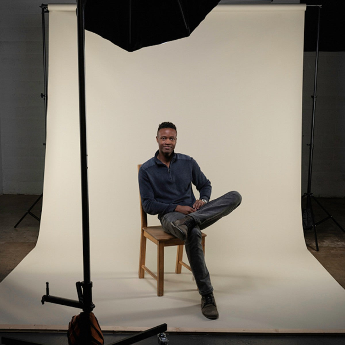 Superior Dull Aluminum 107"x12 Yds. Seamless Background Paper (23)