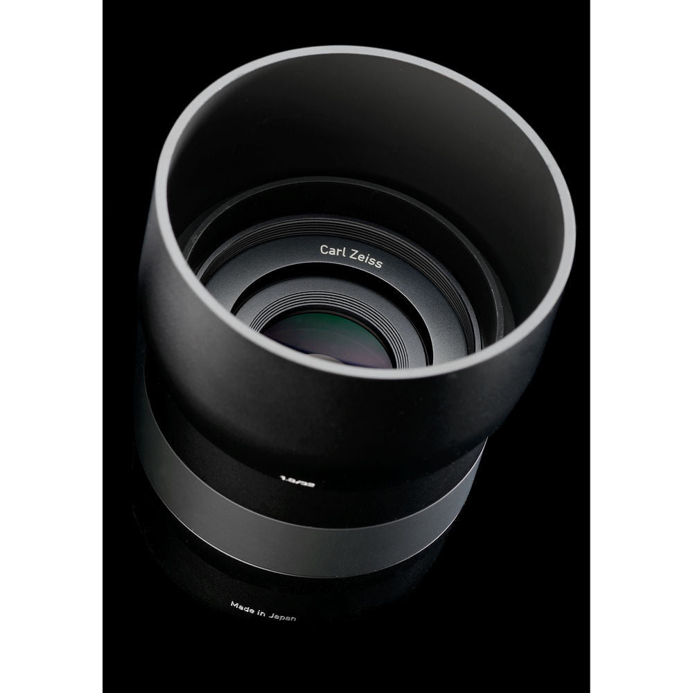 Zeiss Touit 32mm f/1.8 Lens for Fujifilm X-Mount, lenses mirrorless, Zeiss - Pictureline - 3