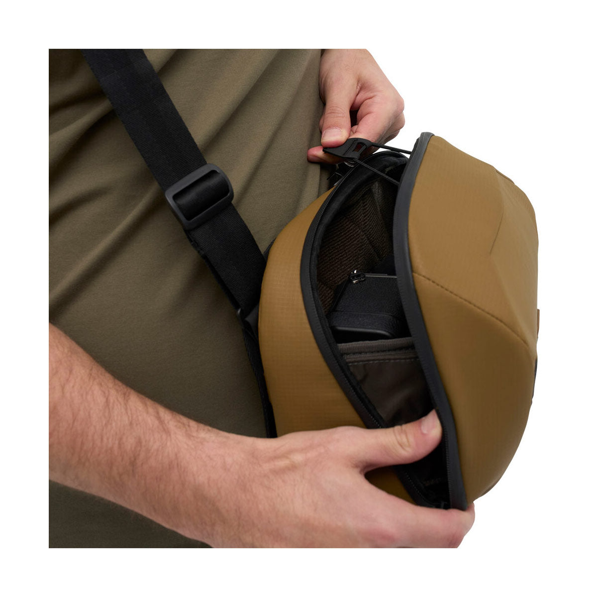 Nomatic McKinnon Camera Sling 8L - Coyote