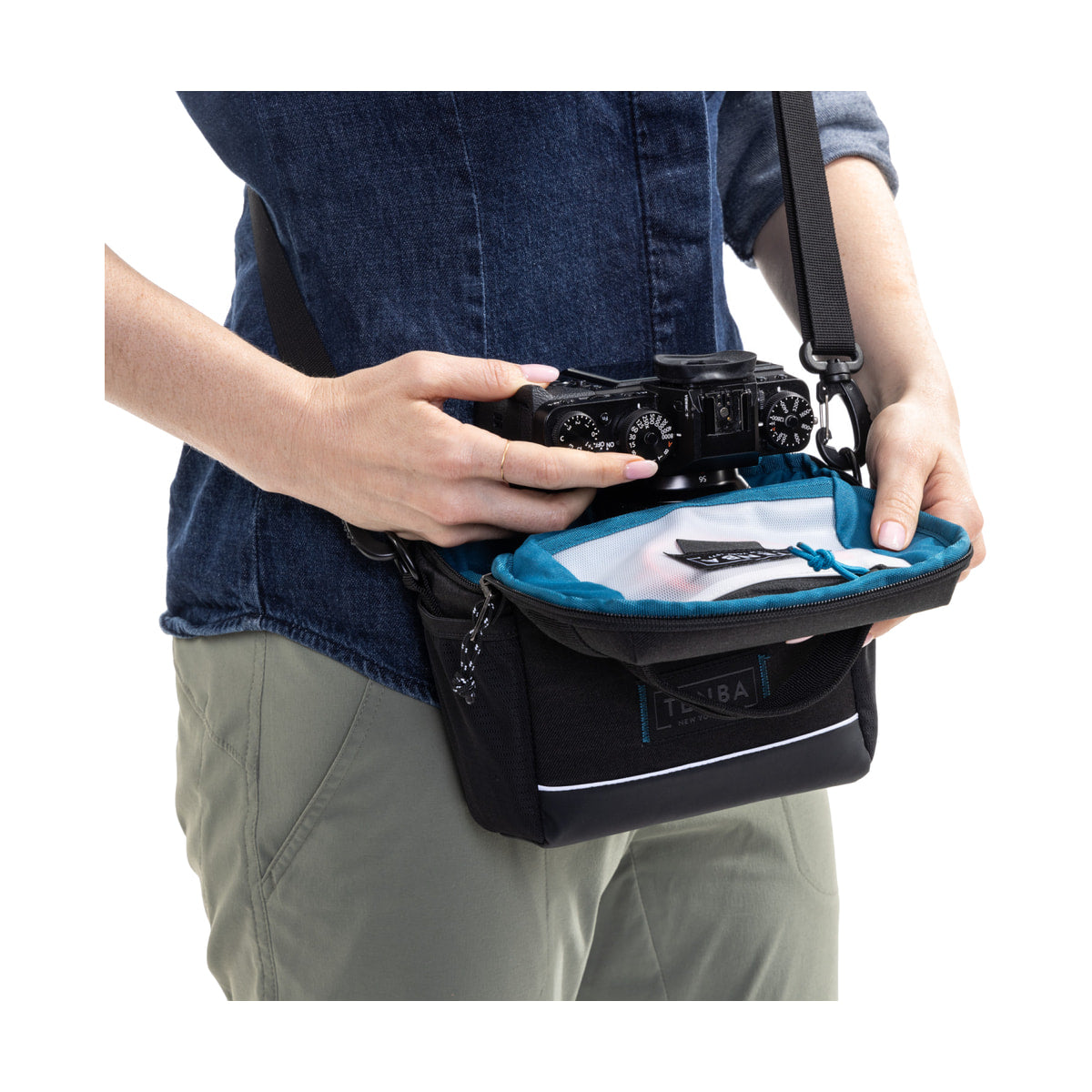 Tenba Skyline v2 7 Shoulder Bag (Black) — shoulder worn open bag with camera view