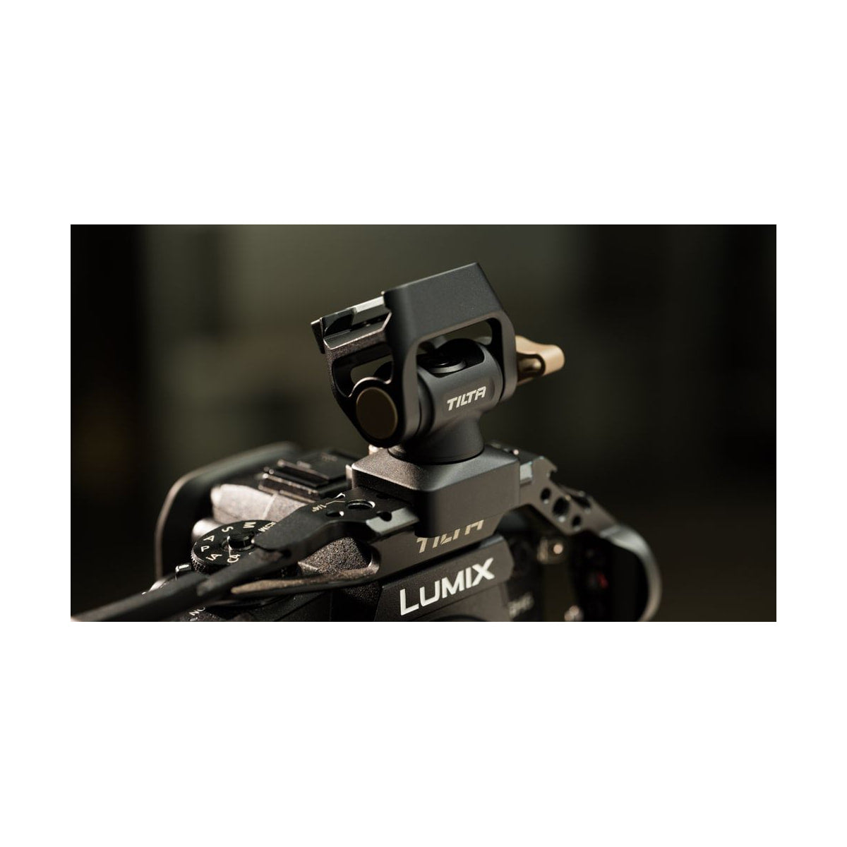 Tilta Adjustable Dual 1/4"-20 Anti-Twist Accessory Mounting Bracket — accessory mounted on a camera rig 2 view