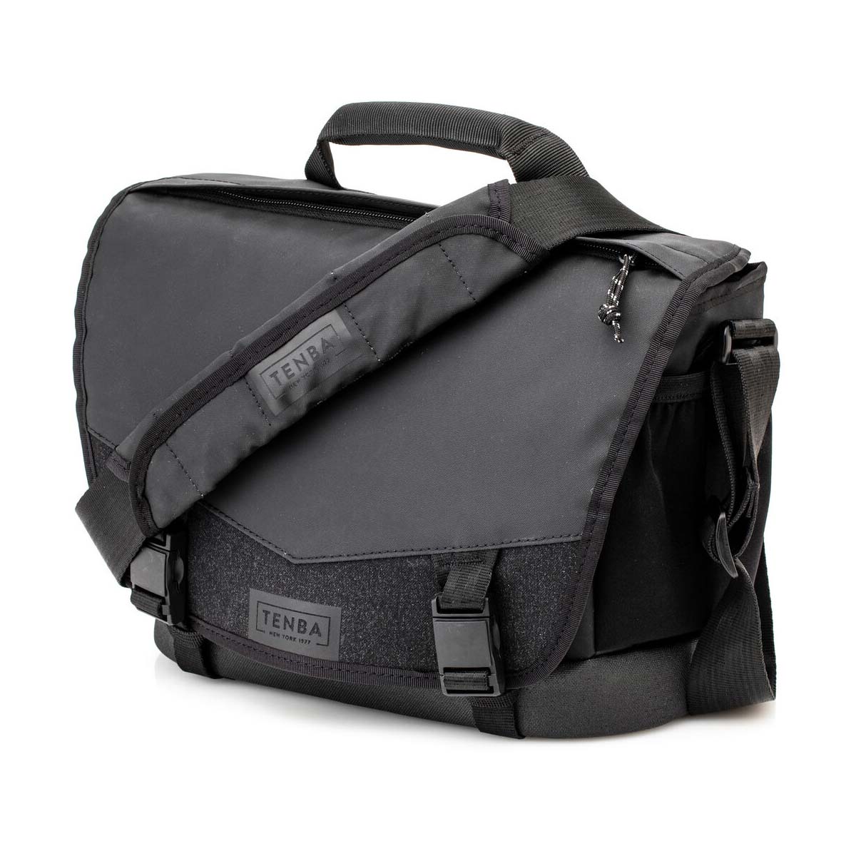 Tenba DNA 9 Black Messenger Bag