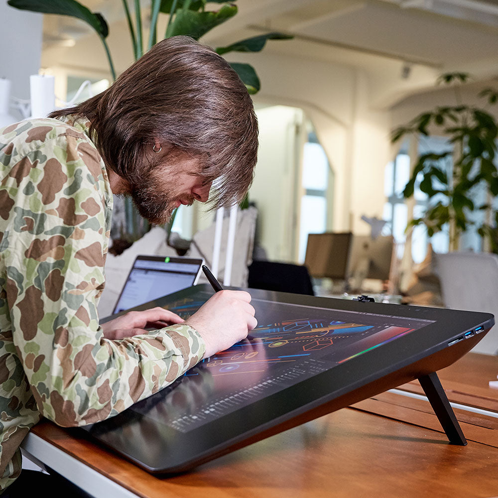 Wacom - 【まさゴリラ】 Wacom Cintiq Pro 32 Wacom Cintiq Pro 32 Pen & Touch Review - YouTube