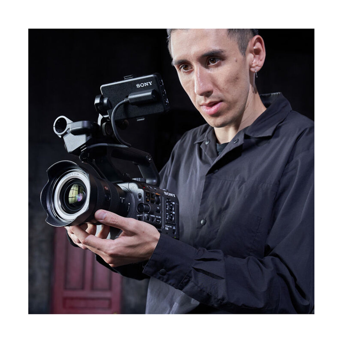 Sony - FX6 Digital Cinema Camera Kit with 24-105mm Lens