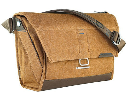 Peak Design The Everyday Messenger 15"- Heritage Tan, bags shoulder bags, Peak Design - Pictureline  - 5