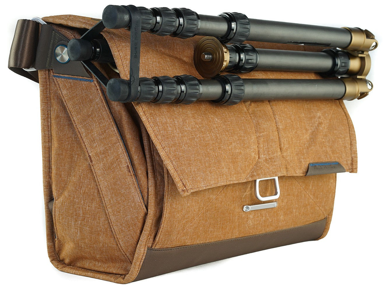 Peak Design The Everyday Messenger 13” – Heritage Tan, bags shoulder bags, Peak Design - Pictureline  - 2
