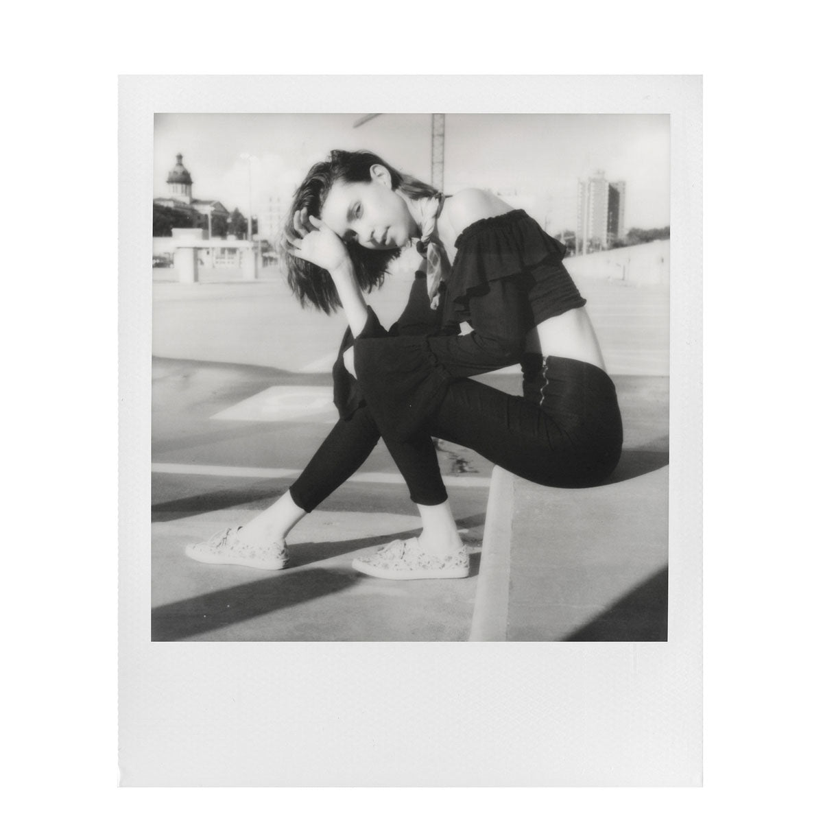 Polaroid B&W Film for Polaroid SX-70 Cameras (8)